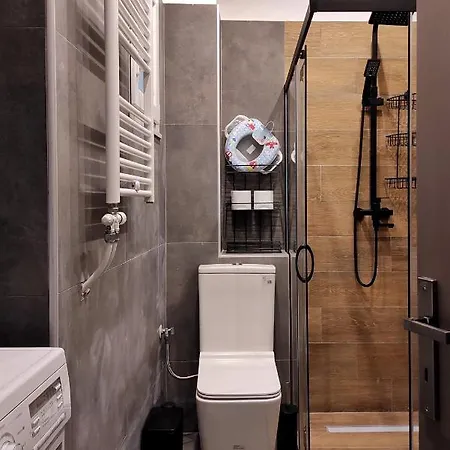 Kasoni , απόλυτα κεντρικό μπροστά στη λίμνη Apartment