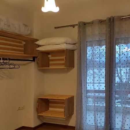 Апартаменты Kasoni , απόλυτα κεντρικό μπροστά στη λίμνη *