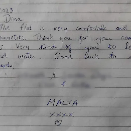 Kasoni , απόλυτα κεντρικό μπροστά στη λίμνη *