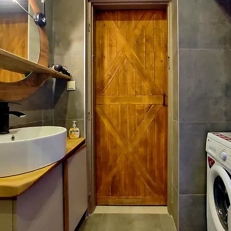 Appartement Kasoni , απόλυτα κεντρικό μπροστά στη λίμνη *
