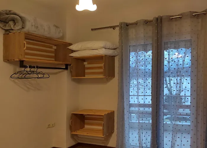Apartment Kasoni , απόλυτα κεντρικό μπροστά στη λίμνη *